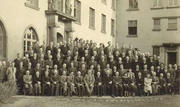 Die Bediensteten des Finanzamt um 1950